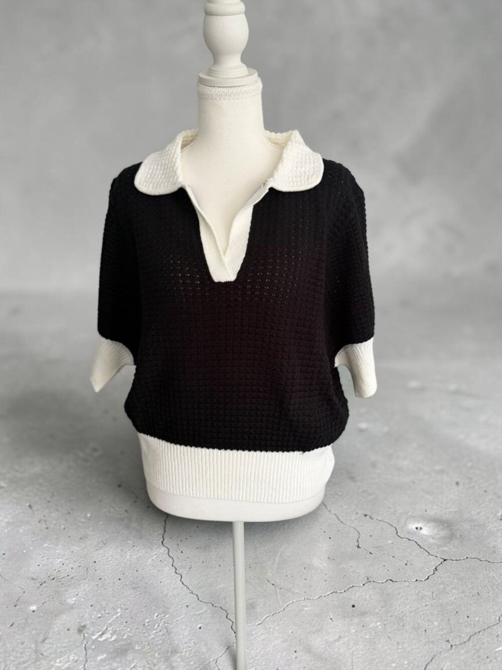 ELAN Black White Collared Sweater Size Large